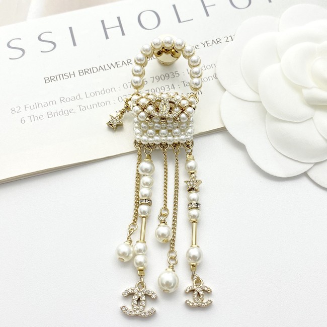 Chanel brooch CE89982